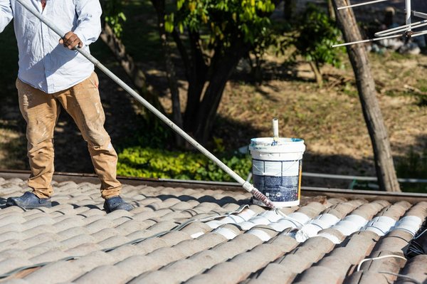 Cool roof pour toiture : comment choisir le produit à appliquer ?